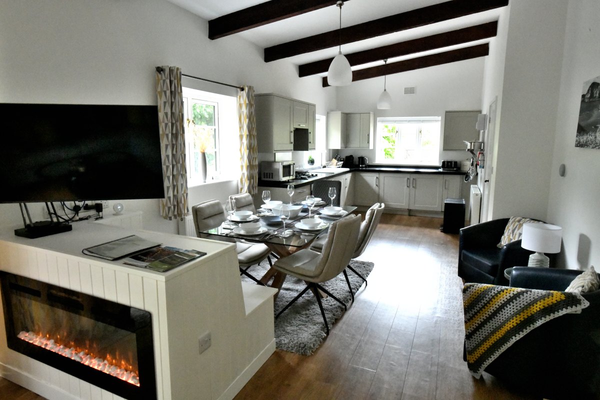 Sampson Dining and Kitchen